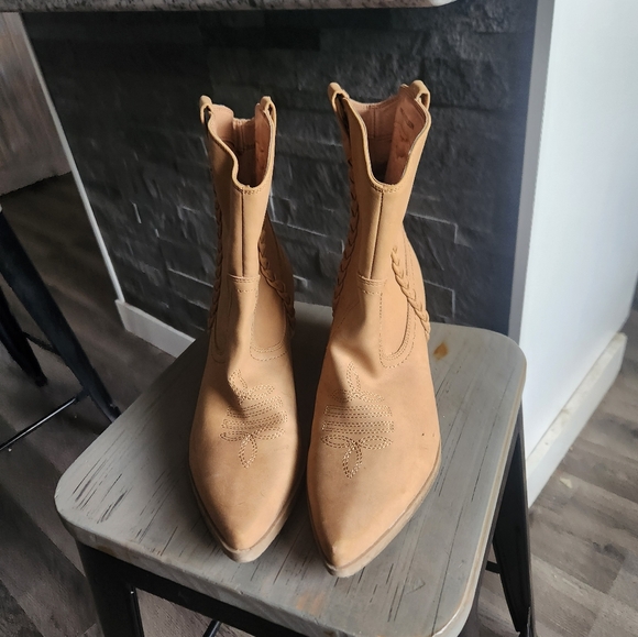 Dolce Vita Koolson Cowboy Boots - Picture 2 of 8